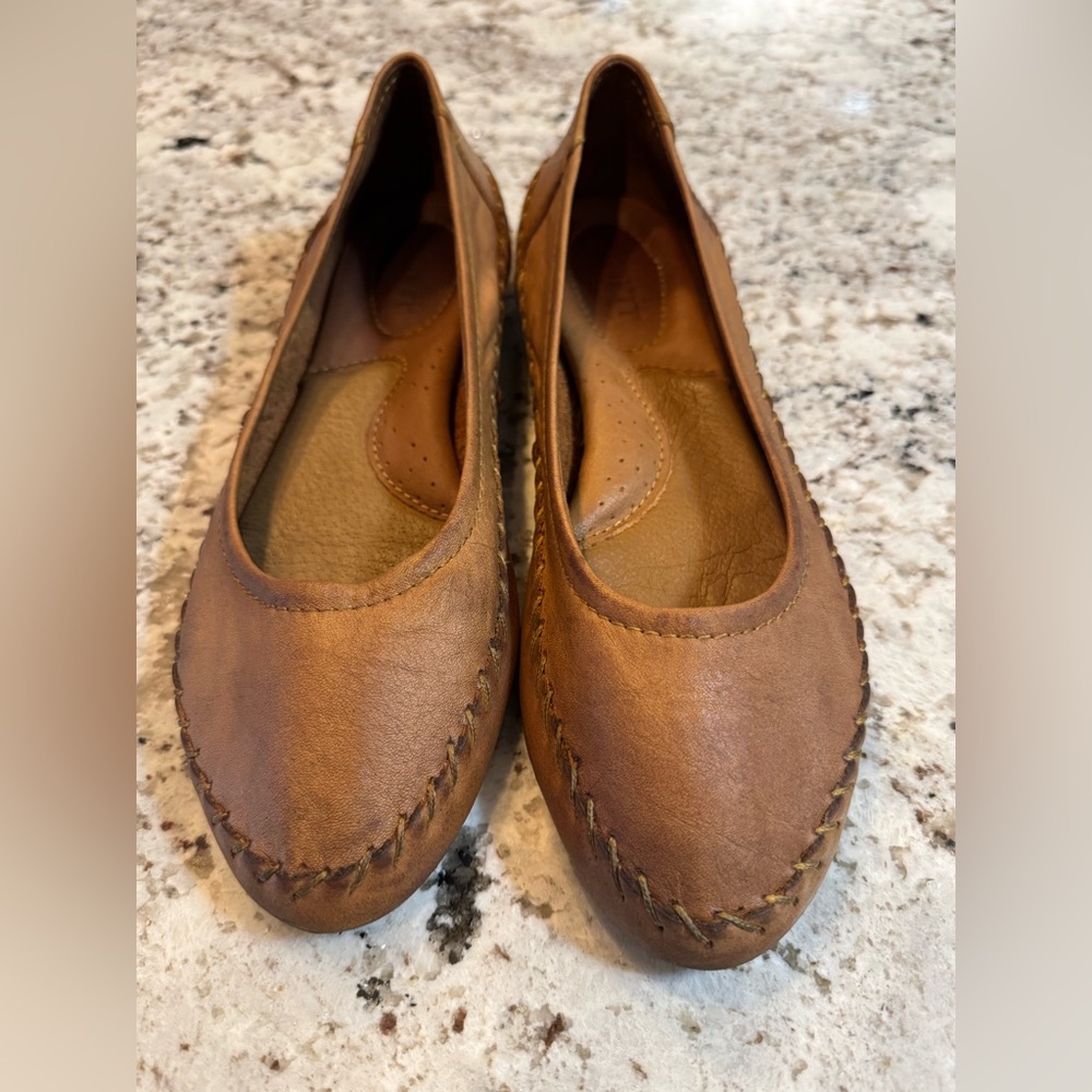 Born Women's Tan Leather Flats‎ - Picture 4 of 7